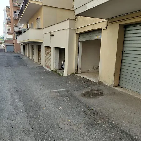 S. Peter 2 - With Garden -50m From Metro Apartament *