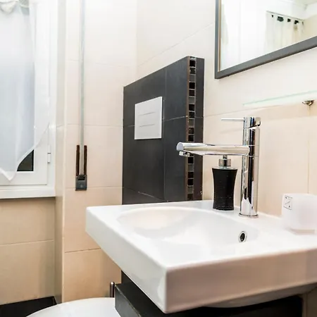 S. Peter 2 - With Garden -50m From Metro Апартаменты