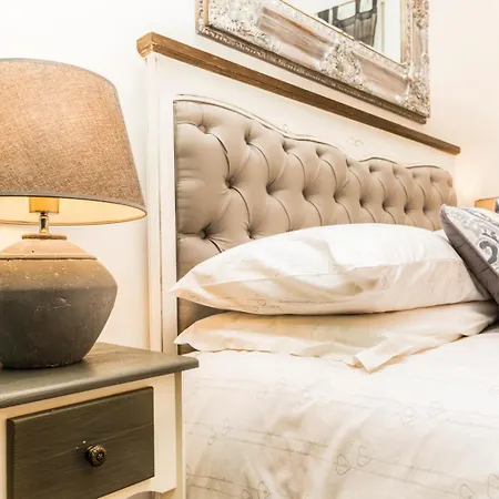 Апартаменты S. Peter 2 - With Garden -50m From Metro